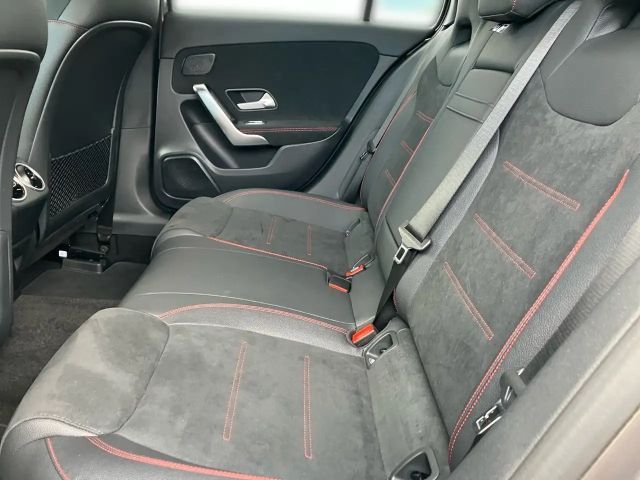 Mercedes-Benz A 180 A 180 d AMG Line