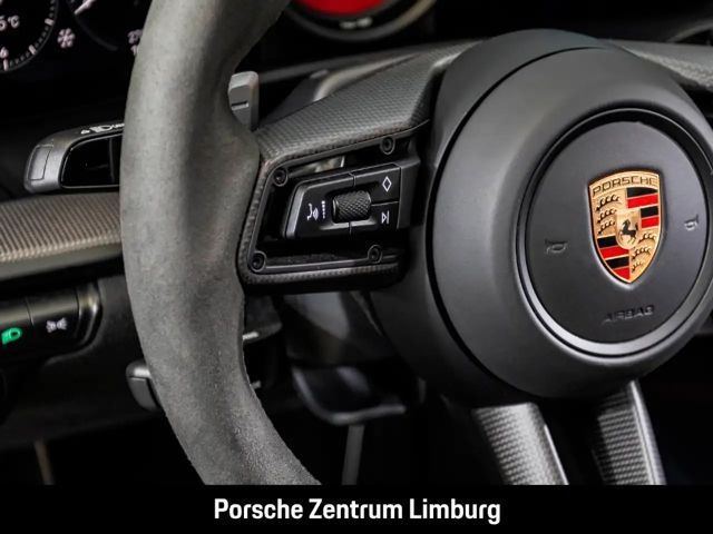 Porsche 992 4 Coupé GTS Targa