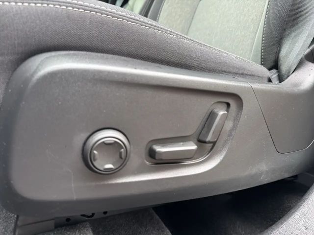 Volvo XC40 Core Recharge