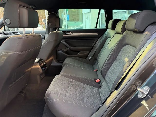 Volkswagen Passat 2.0 TDI DSG IQ.Drive