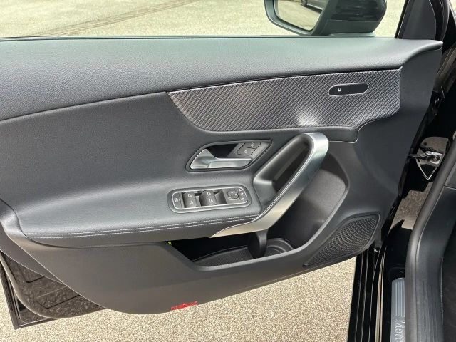 Mercedes-Benz A 180 Hatchback Progressive