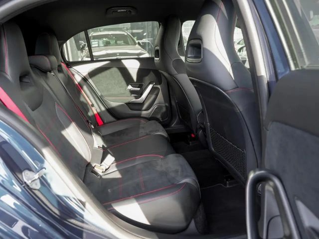 Mercedes-Benz A 35 AMG 4MATIC AMG Line