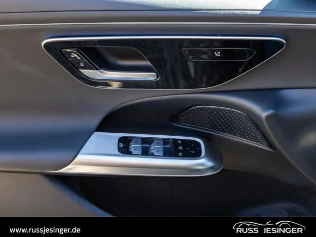 Mercedes-Benz E 220 AVANTGARDE E 220 d Estate