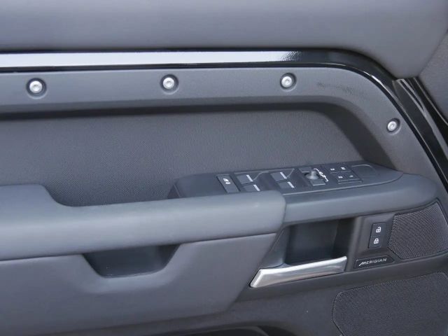 Land Rover Defender 110 Dynamic