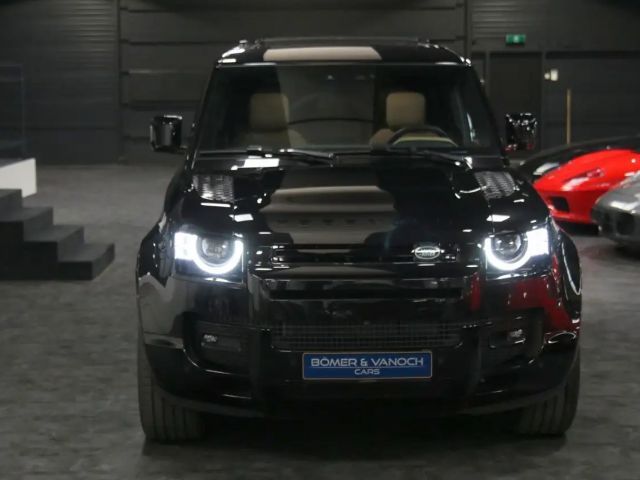 Land Rover Defender 110 D300 Dynamic HSE