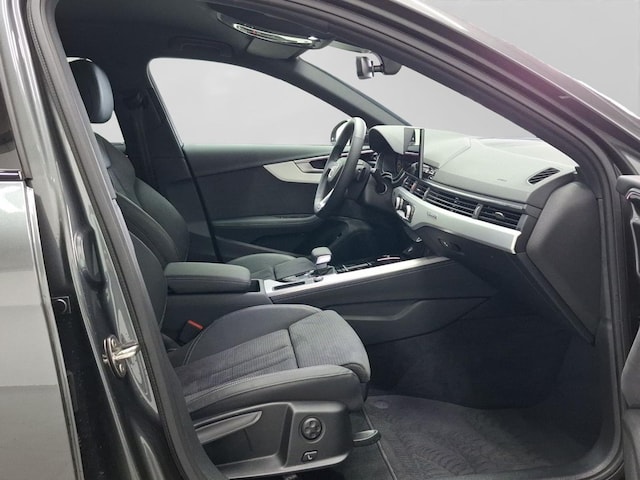 Audi A4 40 TFSI Avant Quattro S-Line S-Tronic