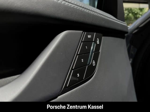 Porsche 992 Cabrio Carrera GTS Turbo