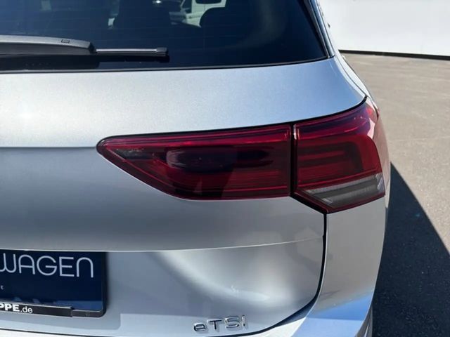 Volkswagen Golf 1.5 eTSI DSG R-Line Variant