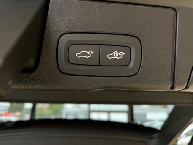 Volvo XC60 AWD Dark Plus