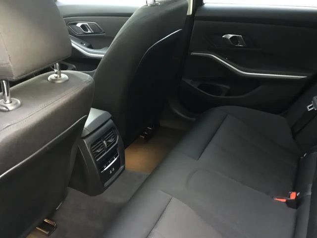 BMW 330 330e Touring xDrive