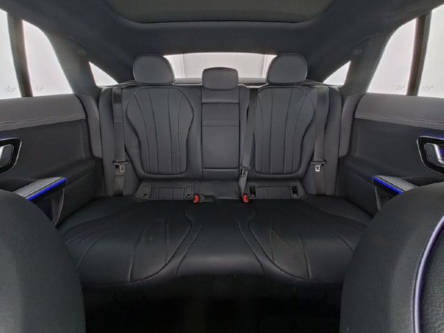 Mercedes-Benz EQE 300 Sedan