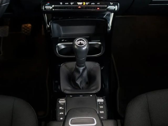 Mercedes-Benz A 180 / NAVI / RÜCKFAHRKAMERA / SITZHEIZUNG