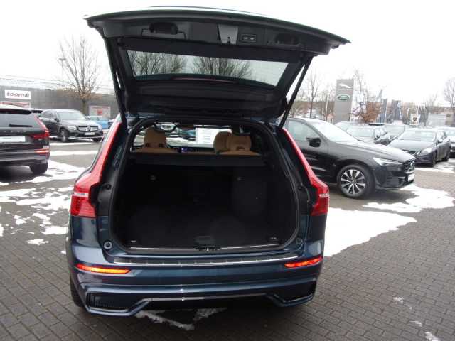 Volvo XC60 AWD Dark Plus