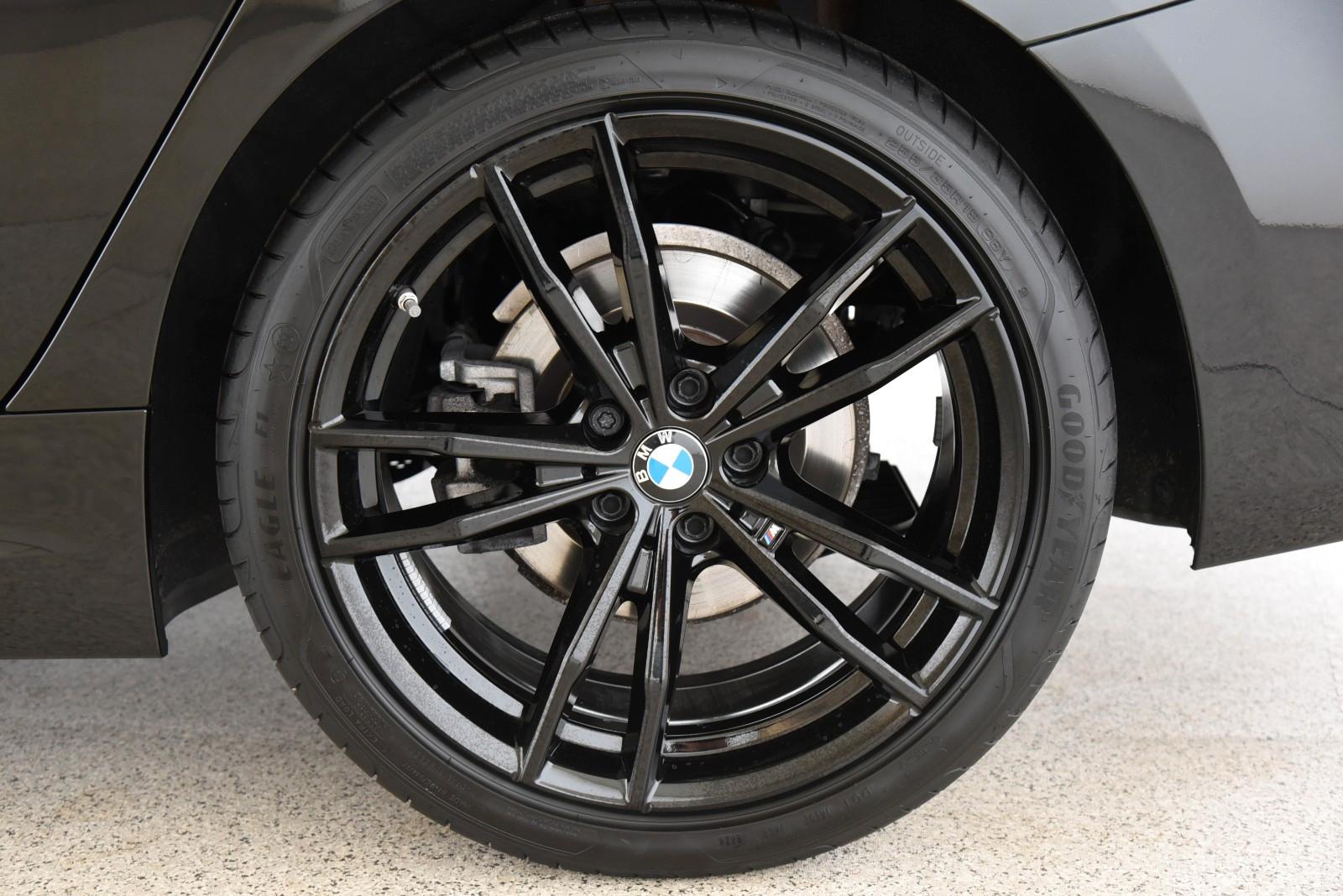 BMW 320 320d M-Sport Sedan xDrive