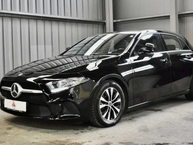 Mercedes-Benz A 180 A 180 d