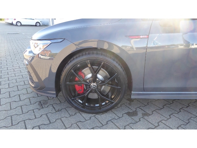 Volkswagen Golf 2.0 TSI DSG Golf VIII