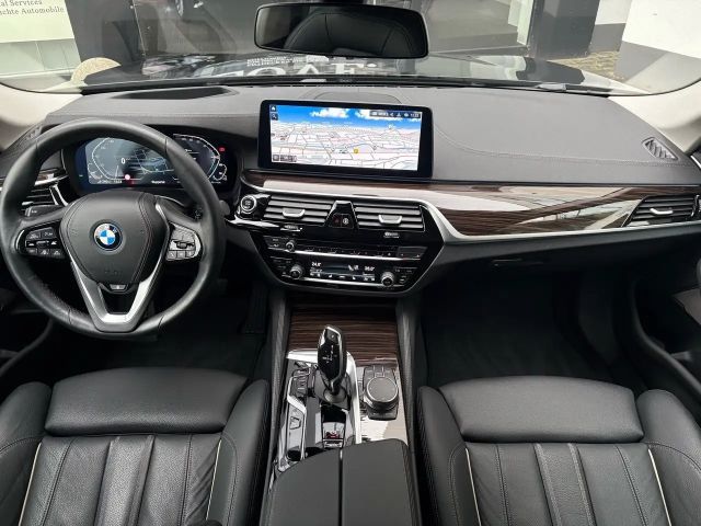 BMW 530 530e Sedan