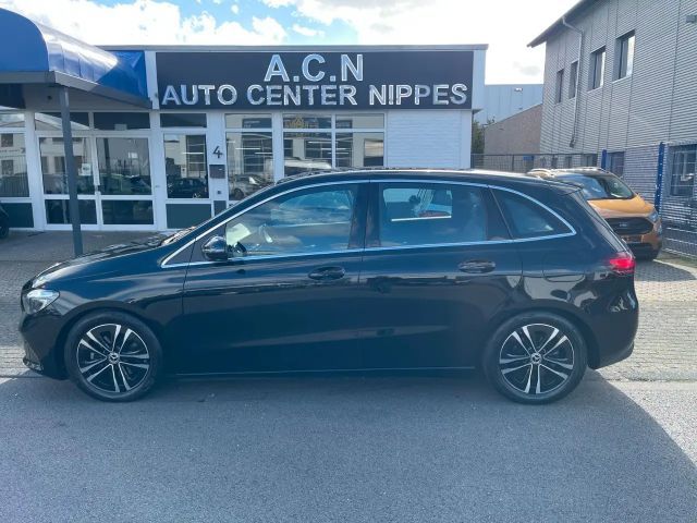 Mercedes-Benz B 180 B 180 d