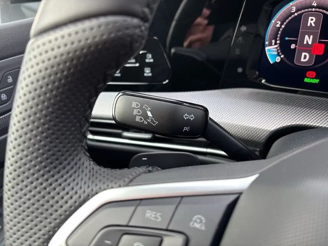 Volkswagen Golf DSG Sport Variant