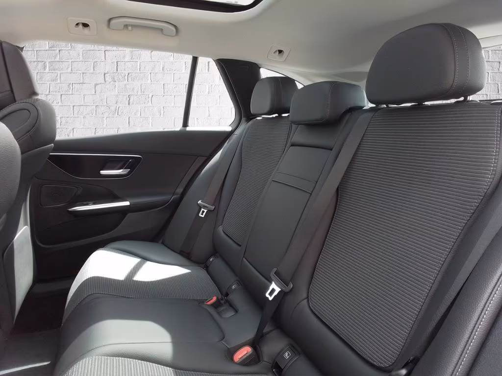 Mercedes-Benz C 220 dT 4M*AHK*PANORAMAD*KAMERA*LED*KEYLESS-GO*