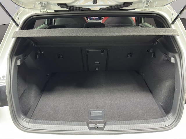 Volkswagen Golf 2.0 TSI Golf VIII