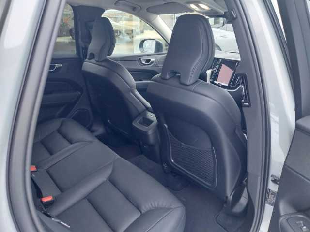 Volvo XC60 AWD Dark Plus