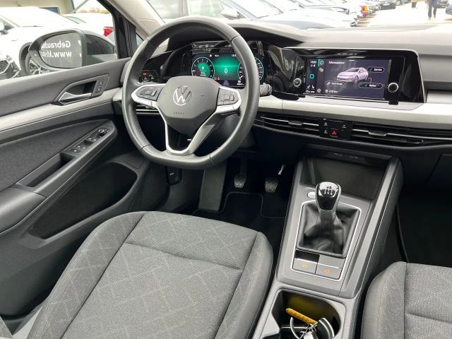 Volkswagen Golf Life Variant