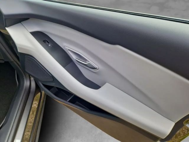 Ford Explorer Extended range RWD