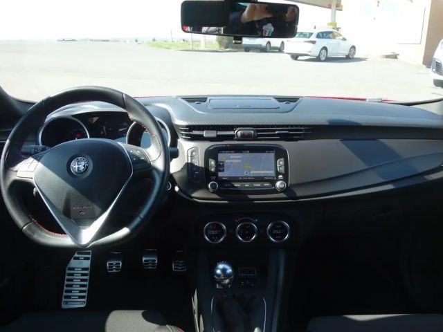 Alfa Romeo Giulietta Sprint  Bose/"6,5" Radio Nav/Bluetooth/DAB/PDC