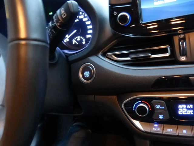 Hyundai i30 cw KLIMAAUT. APPLE SHZ LHZ KAMERA ALU