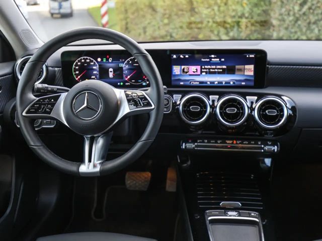 Mercedes-Benz A 200 Progressive