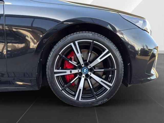 BMW i5 M-Sport Sedan eDrive40