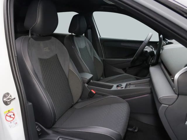 Volkswagen T-Roc 1.5 eTSI DSG R-Line