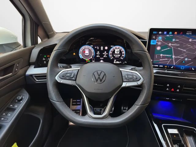 Volkswagen Golf 1.5 eTSI DSG R-Line