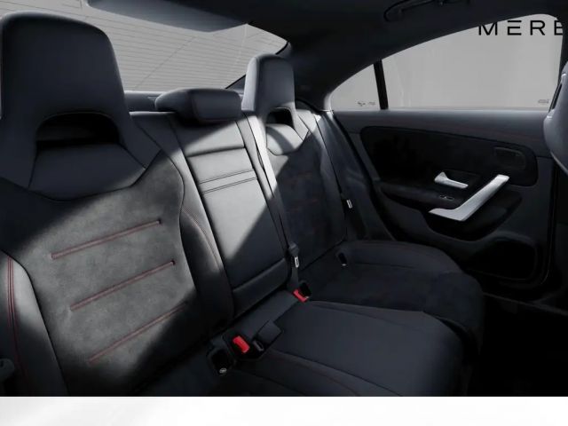 Mercedes-Benz CLA 180 AMG Line Coupé