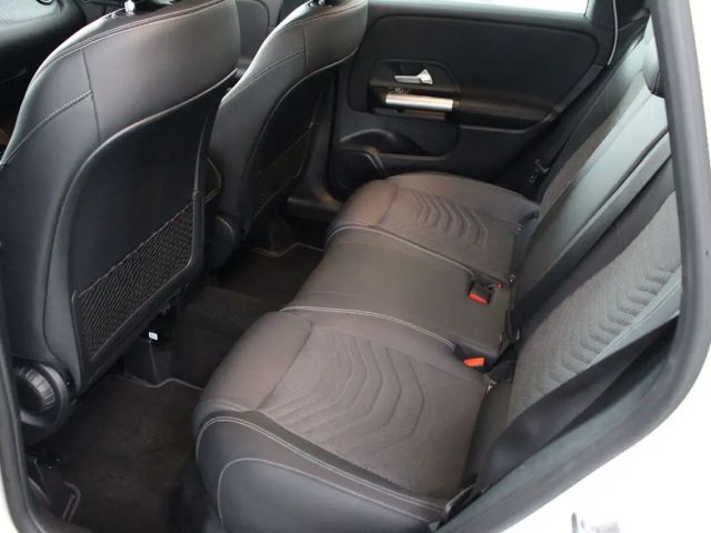 Mercedes-Benz B 180 Progressive