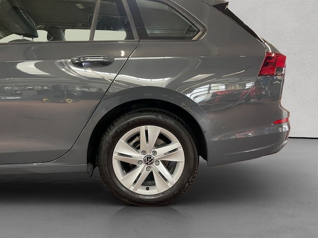 Volkswagen Golf 1.5 eTSI DSG Life Variant