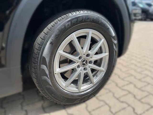 Mercedes-Benz GLB 200 4MATIC GLB 200 d