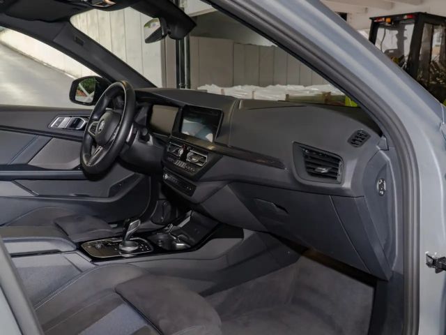 BMW 135 Sedan xDrive