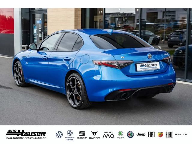 Alfa Romeo Giulia AT8 Q4 Turbo