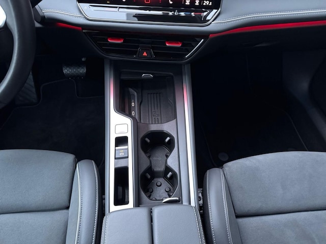 Volkswagen Passat 1.5 eTSI Business Variant