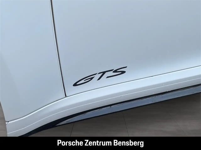 Porsche 992 Cabrio Carrera GTS