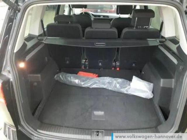 Volkswagen Touran 1.5 TSI DSG R-Line