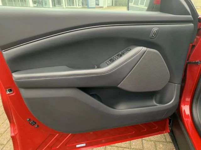 Ford Mustang Mach-E Basis Navi digitales Cockpit LED ACC Mehrzonenklim