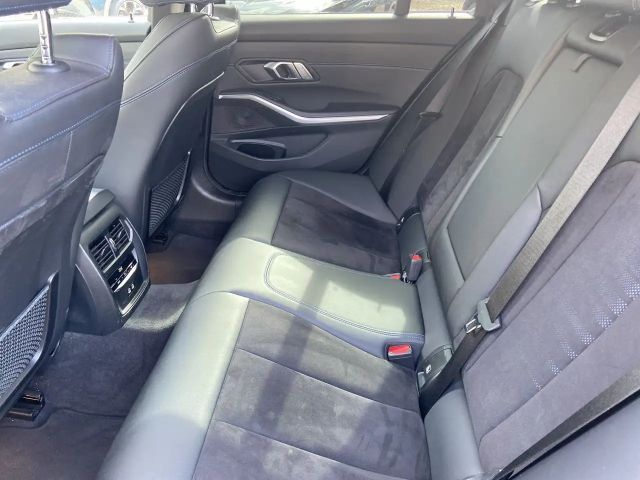 BMW 330 330e M-Sport