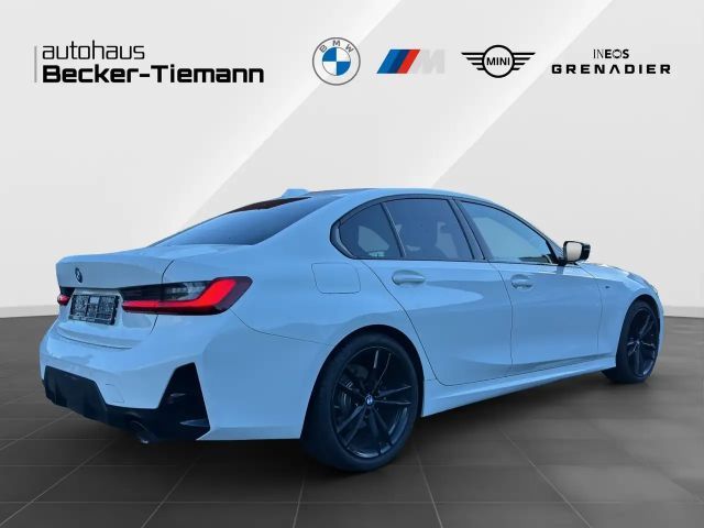 BMW 320 320i M-Sport Sedan