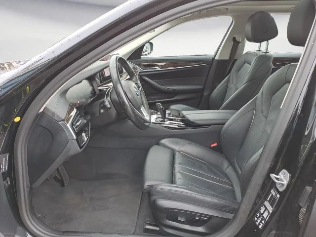 BMW 520 520d Luxury Line Touring xDrive