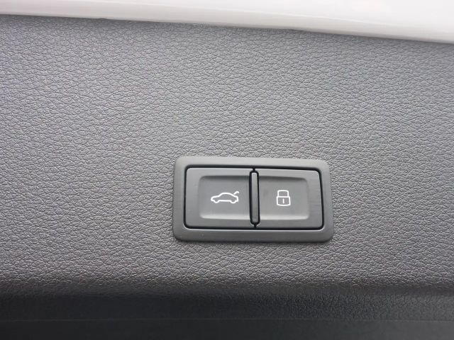 Audi Q8 e-tron 50 Business Quattro