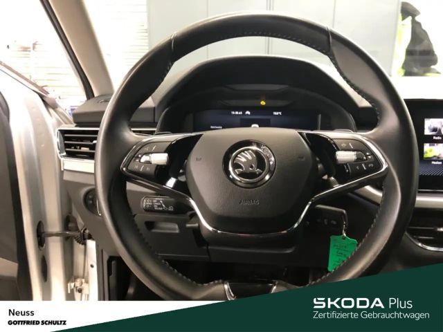 Skoda Kamiq SCOUTLINE TSI DSG AHK SITZHEIZUNG EINPARKHILFE NAV