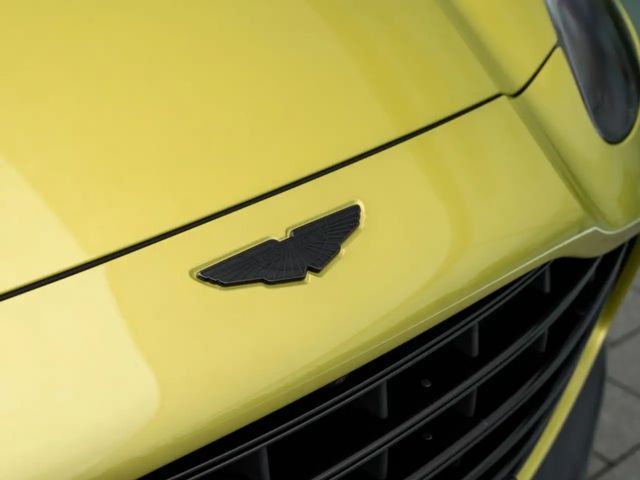 Aston Martin DBX 707